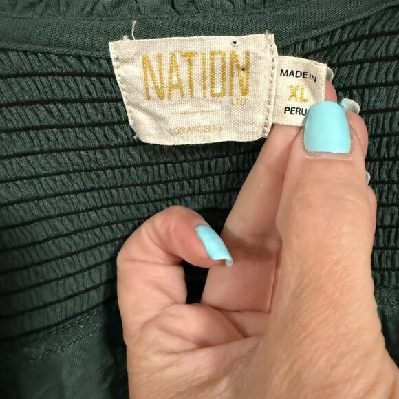 Nation LTD Dolly Smocked Shoulder‎ V-Neck Tee in Evergreen Size XL - Picture 3 of 8